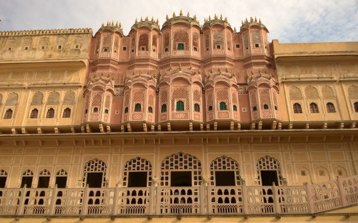 Rear of Jaipur's gilded cage (splendid golden finials at the top)